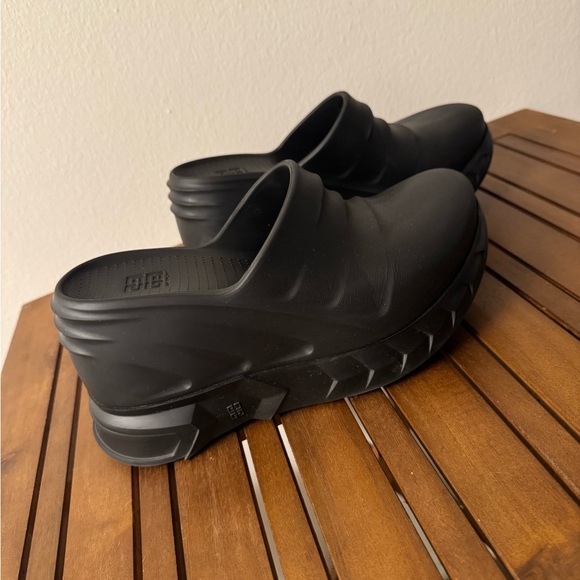 Givenchy Marshmallow clogs size 9 - Picture 2 of 4